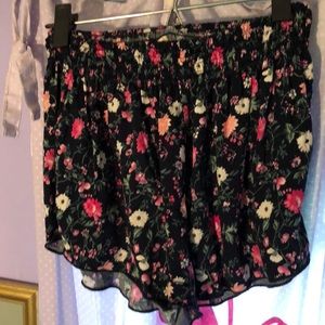 Floral flowy shorts